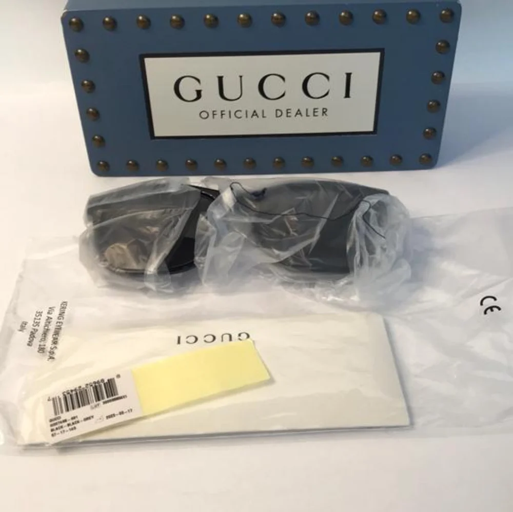 Authentic New Gucci Logo GG0746SA Sunglasses001 - Black - Grey
